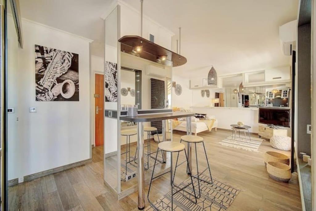 Beautiful 28M2 Studio With Balcony Cannes Bagian luar foto